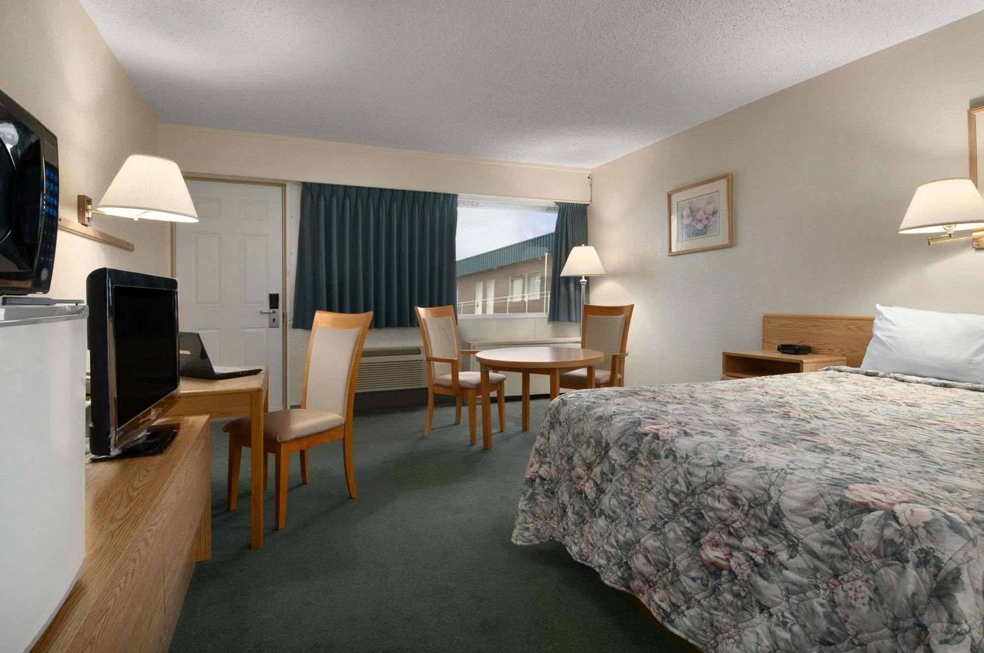 Skyview Swift Current Hotel Buitenkant foto
