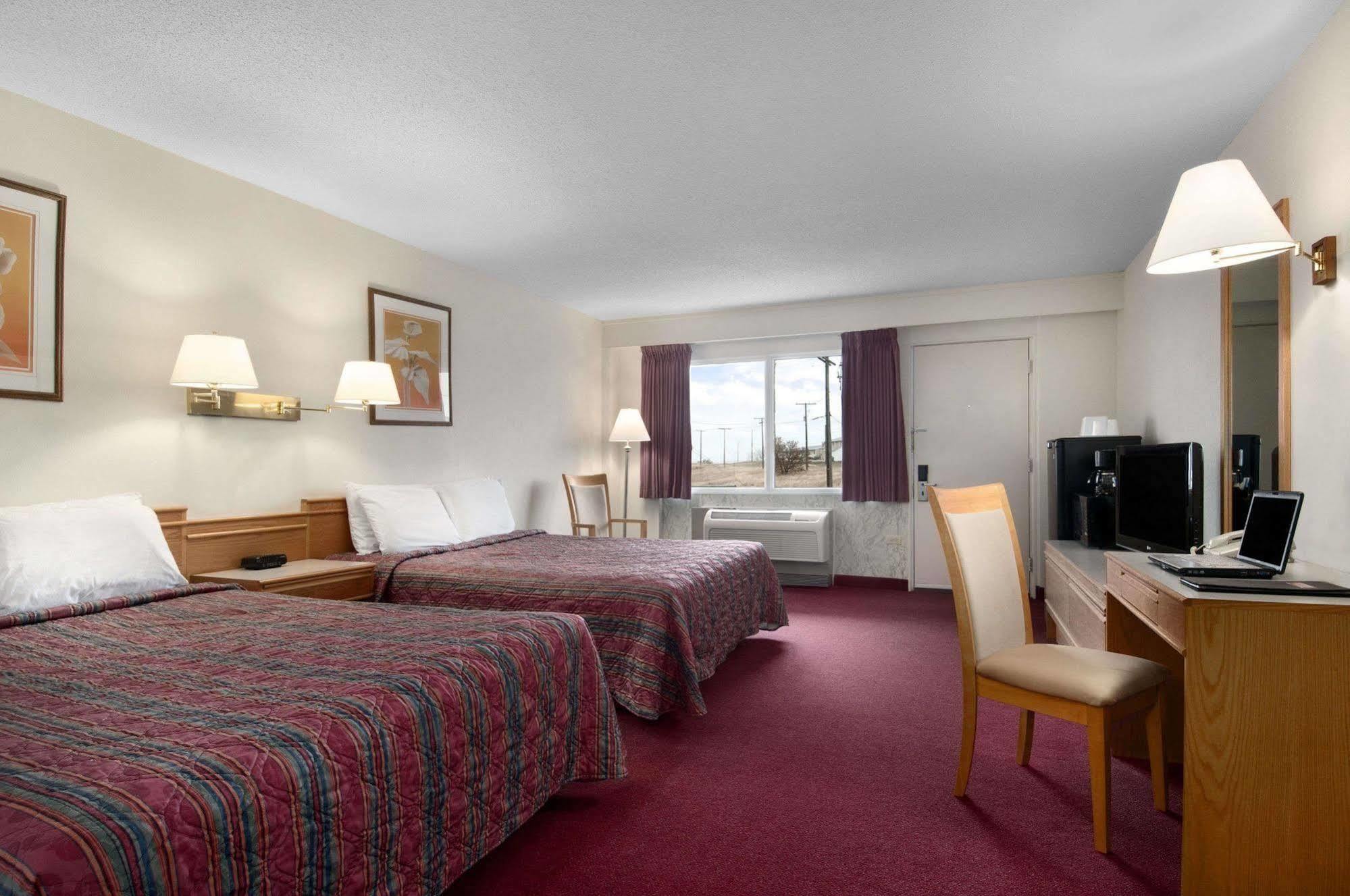 Skyview Swift Current Hotel Buitenkant foto